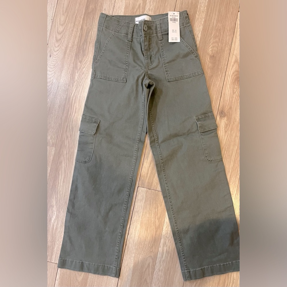 Abercrombie kids High Rise Wide leg 7/8 Long, green with pockets NWT